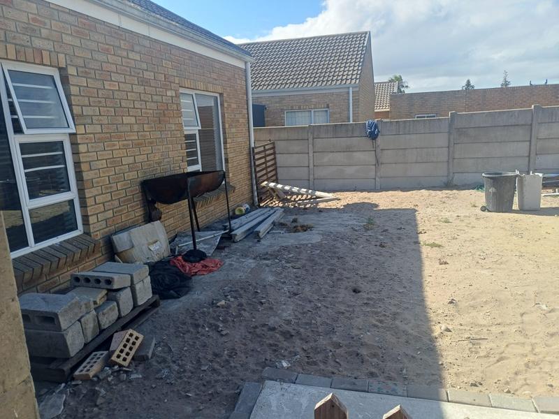To Let 2 Bedroom Property for Rent in Bernadino Heights Western Cape